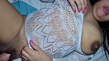 Mi primera vez en una cita con una venezolana y ya me entrego su gran culo