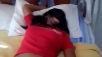 Me encanta cuando mi novio empieza a tocar mi coño humedo