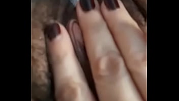 Con sus deditos Con sus deditos