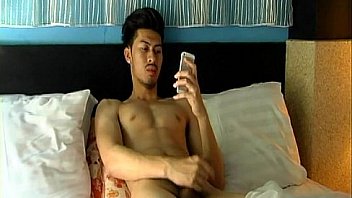 Kfm Magazine Special 36 – Blue Pongpakorn thumbnail