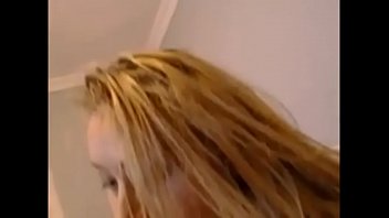 Thick cam girl toying herself