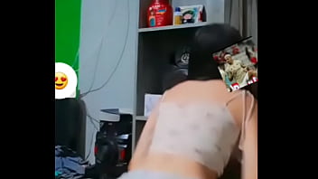 Branquinha dançando