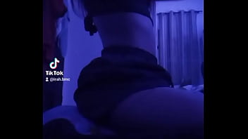 Menina cavalgando Menina cavalgando