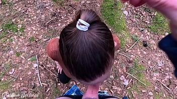 Real russian couple filmed their uexpected blowjob in the wood