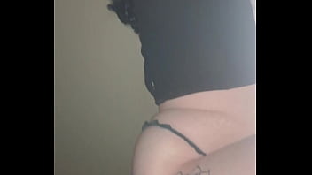 Slut gets her pussy fucked and nutted into