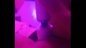 Gozando pra você com as pernas abertas