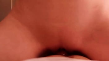 Su clitoris y la follada hacen que me corra a chorro