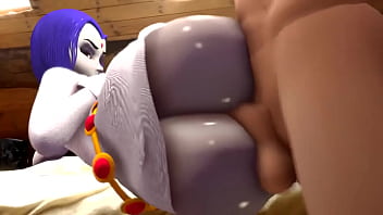 Beach bomber sucks and fucks in a threesome