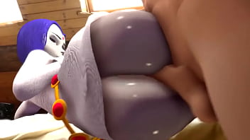 Beach bomber sucks and fucks in a threesome