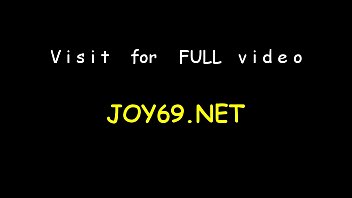 Cutie rubs pussy in a solo action