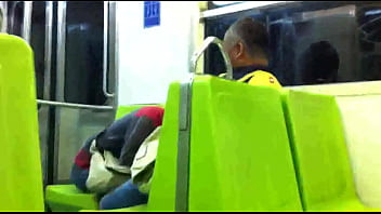 Mamando En El Metro thumbnail