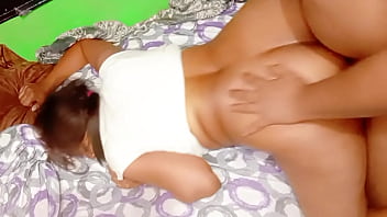 Follando de perrito a la mujer de mi amigo amante culona