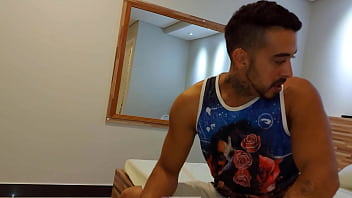 Vizinha chamou no meu apartamento e acabou acontecendo mais do que eu esperava veja