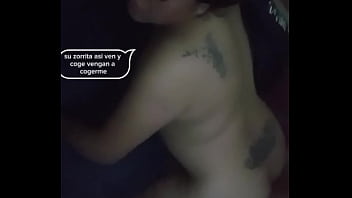 Zorra pide vergas mientras la penetra su corneador