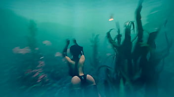 The petite girl didn't expect that the giant cock would destroy her pussy and ass hentai game 3d