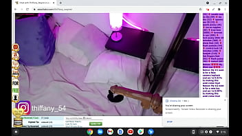 Big ass girl masturbates on cam