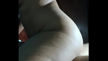 Mi esposo me descubrio por sus camaras igual me encanto saltar en la polla de su mejor amigo