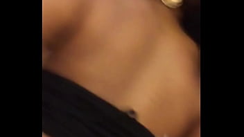 Im feeling the pussy