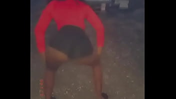 Slim girl with a sexy ass twerking