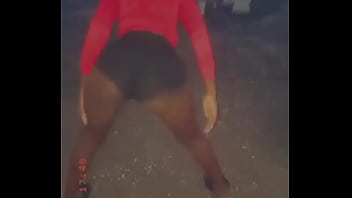 Slim girl with a sexy ass twerking