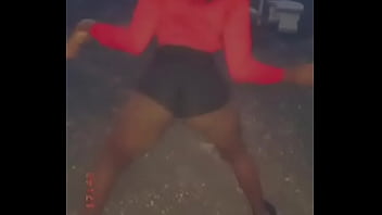 Slim girl with a sexy ass twerking