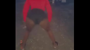 Slim girl with a sexy ass twerking