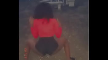 Slim girl with a sexy ass twerking