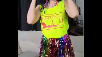 No carnaval vá de carona com eva perez