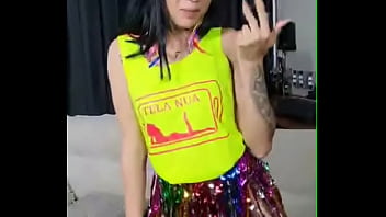 No carnaval vá de carona com eva perez