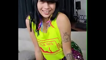 No carnaval vá de carona com eva perez