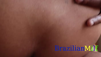 Negao do pau imenso mete tudo no cu da milf greluda