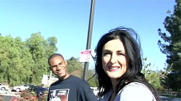 Fucking brunette milf mom