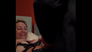 Desgraçado me arrombou e ainda gozou quase meio litro de leitinho em mim eu queria na minha cara mas o flávio não de