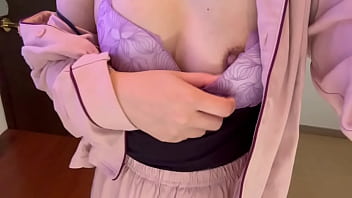 【女子大生のルーティン】 朝起きてパジャマでオナニーしたら甘い液でてきちゃいました。