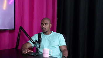 Entrou no mundo liberal com apoio de um casal e teve interesse em conhecer uma produtora lucas ferraz sheer red