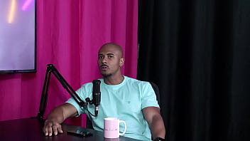 Entrou no mundo liberal com apoio de um casal e teve interesse em conhecer uma produtora lucas ferraz sheer red