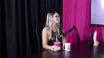 Entrou no mundo liberal com apoio de um casal e teve interesse em conhecer uma produtora lucas ferraz sheer red