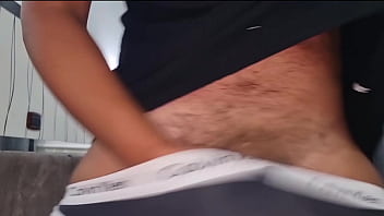 Arriva con un'intensa sborrata da bere in primo piano cazzo enorme superdotato italiano guarda come mi sego in primo piano mentre te lo sbatto in faccia