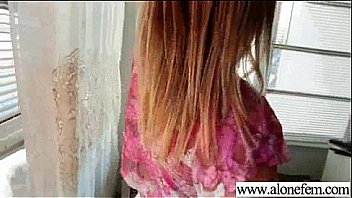 Alexis adams amateur girl in front of cam masturbates with things mov 04