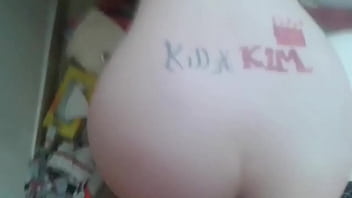 Girl taking a man who's dikkbee sohlong