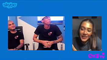 Conversando con dubaii pr