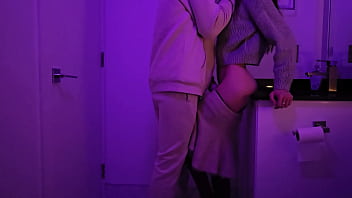 Teen fucked in club toilet at the party