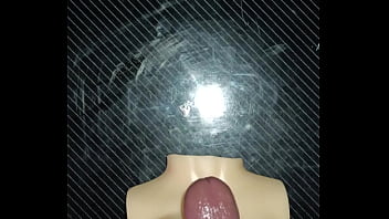 Me hago una paja rusa con las pequeñas tetas de dolly