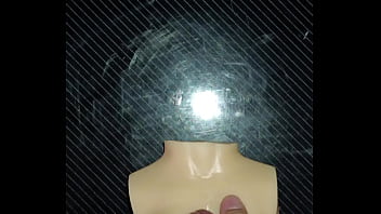 Me hago una paja rusa con las pequeñas tetas de dolly