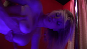 Audrey Hollander Stuffs Her Ass With A Bat thumbnail