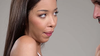 Builder babe lia lin sucks and fucks her client to sweeten the deal gp3161