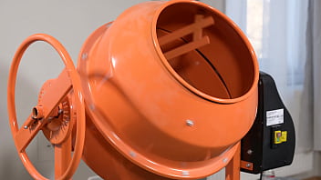 Builder babe lia lin sucks and fucks her client to sweeten the deal gp3161