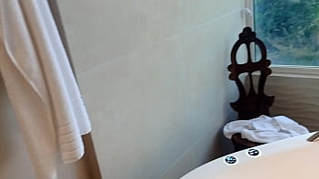 Comi uma atriz pornô famosa que dizia não fazer programa olha aí a prova que a cachorra é garota de programa