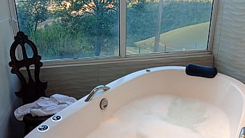 Comi uma atriz pornô famosa que dizia não fazer programa olha aí a prova que a cachorra é garota de programa