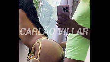 Peguei a gostosa distraída